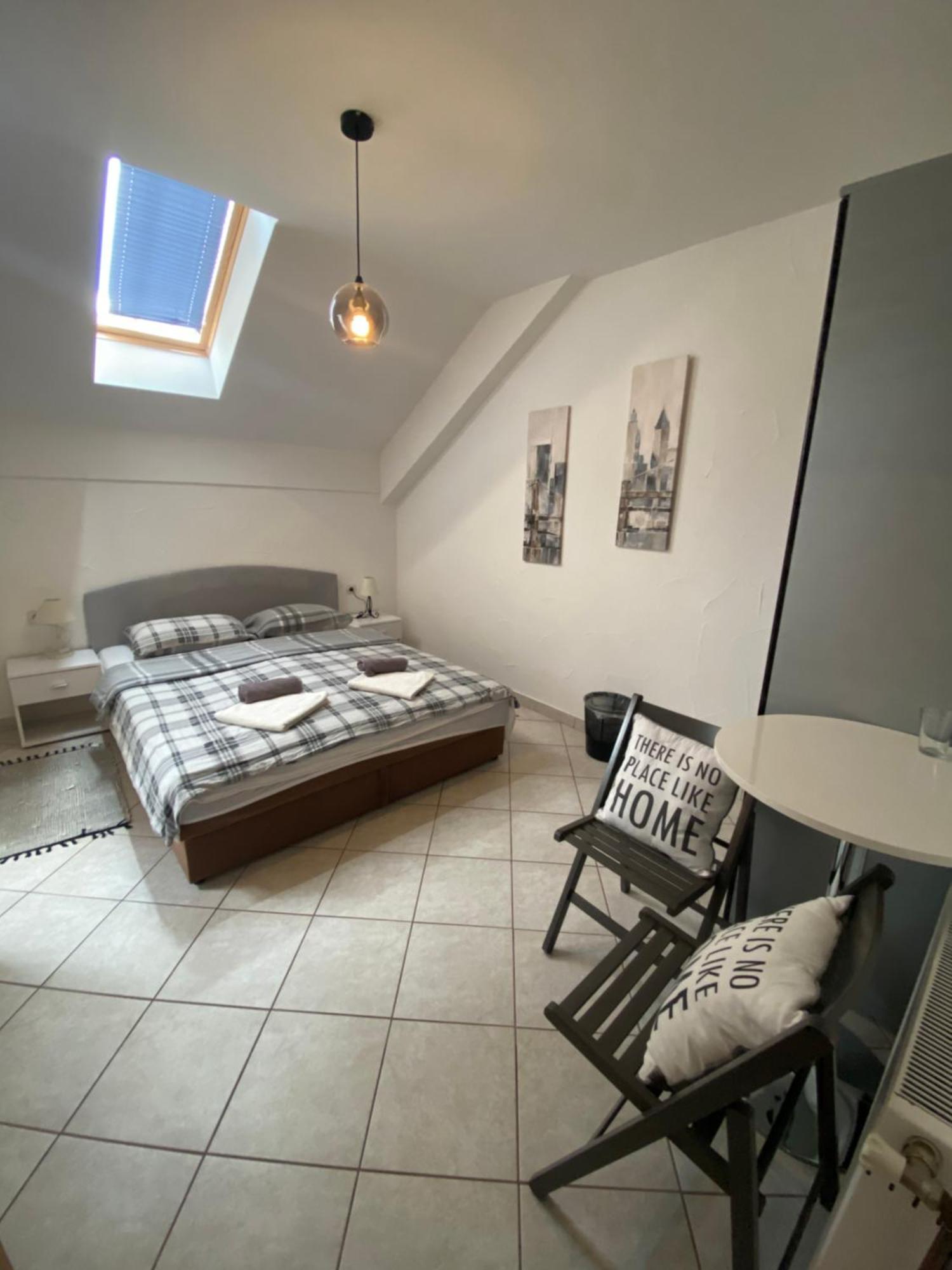 Guesthouse Magdalena Rakovica Bagian luar foto
