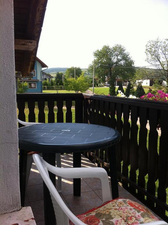 Guesthouse Magdalena Rakovica Bagian luar foto